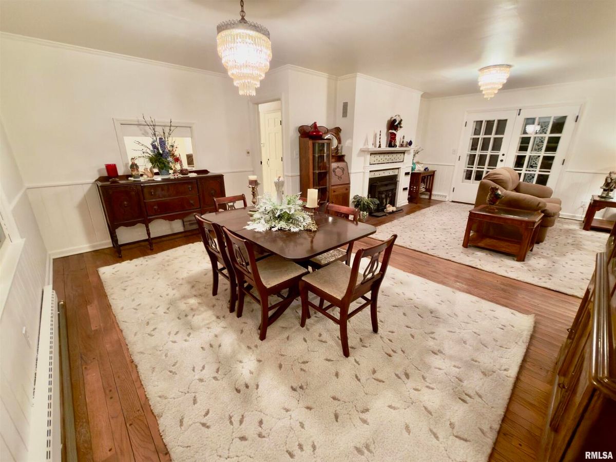 3831 E STATE Highway, Shumway, IL 62461