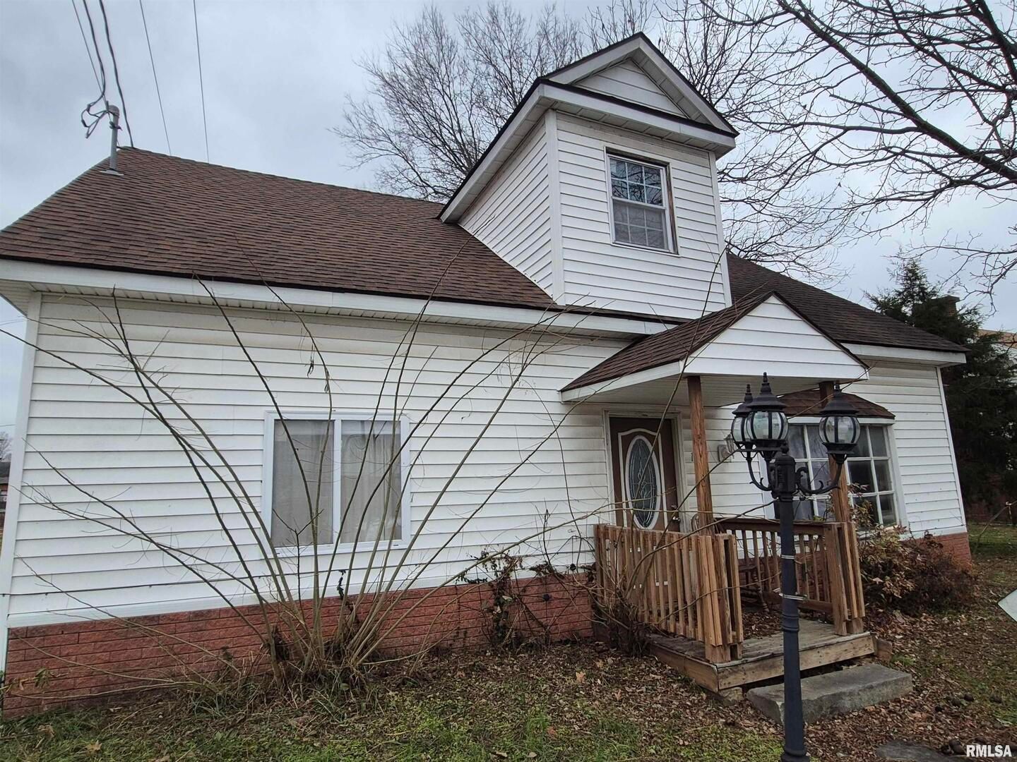117 N MONROE Street — Golconda, IL 62938