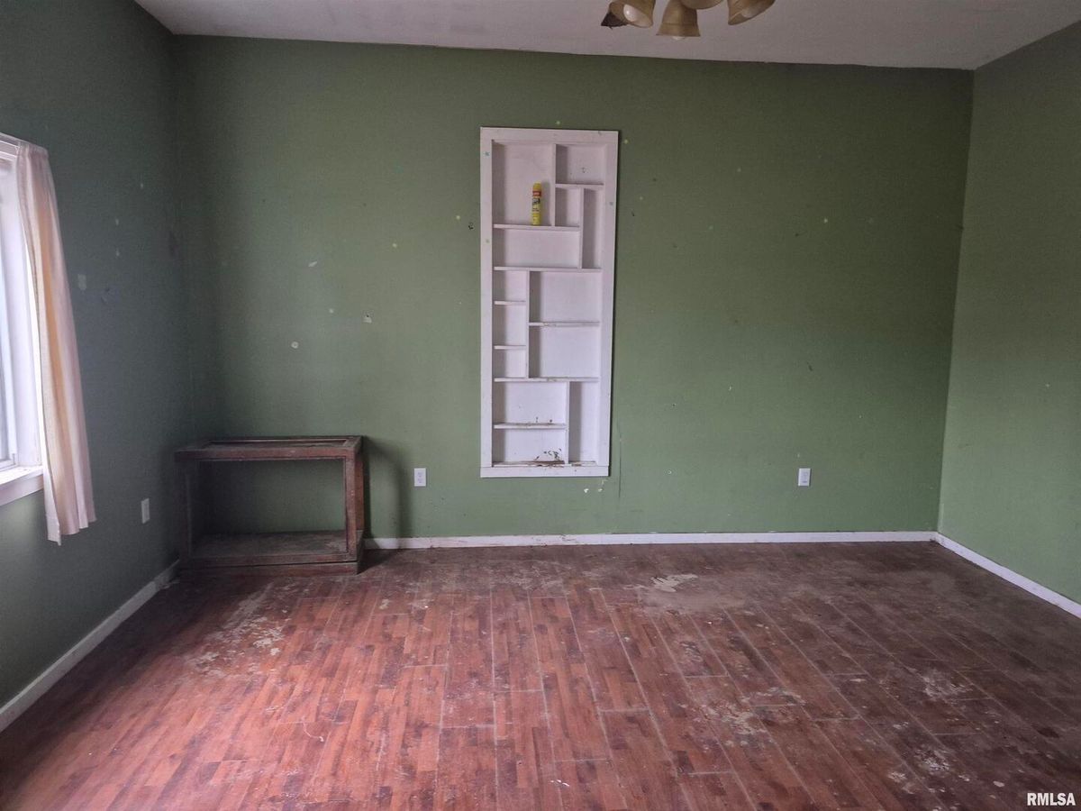 117 N MONROE Street, Golconda, IL 62938