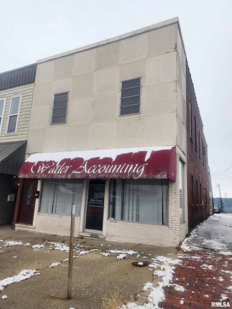 114 5TH Street, Mt Carmel, IL 62863-9998