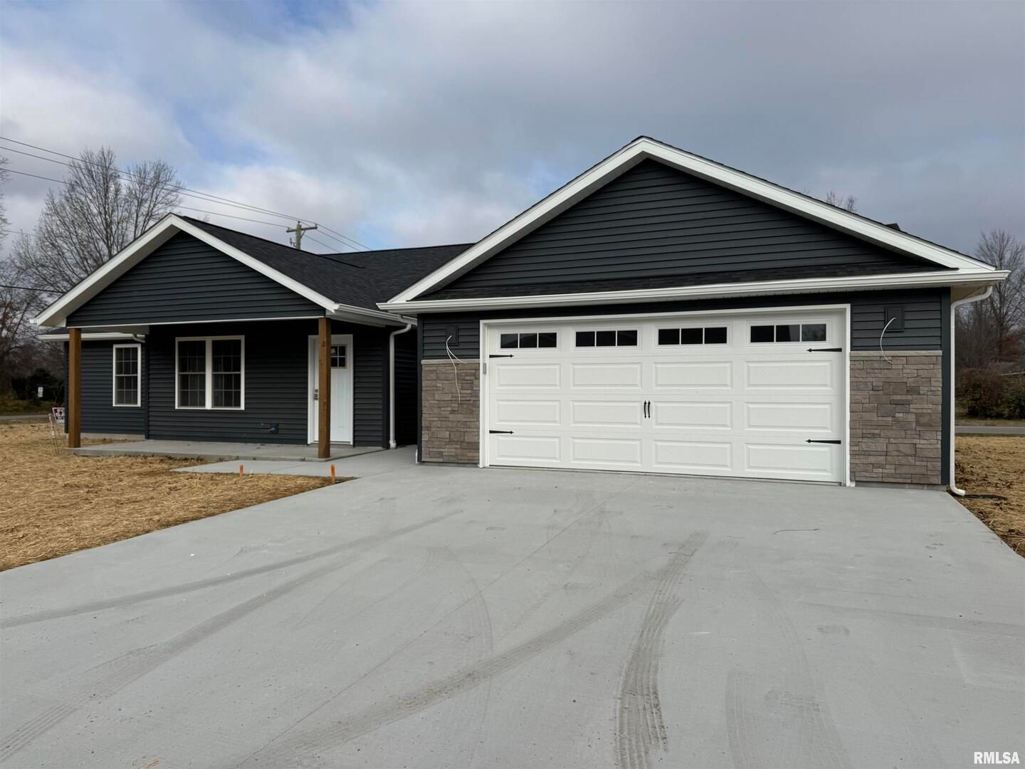 102 TOWNHOUSE Drive — Cambria, IL 62915