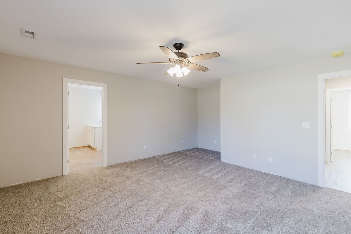 102 TOWNHOUSE Drive, Cambria, IL 62915