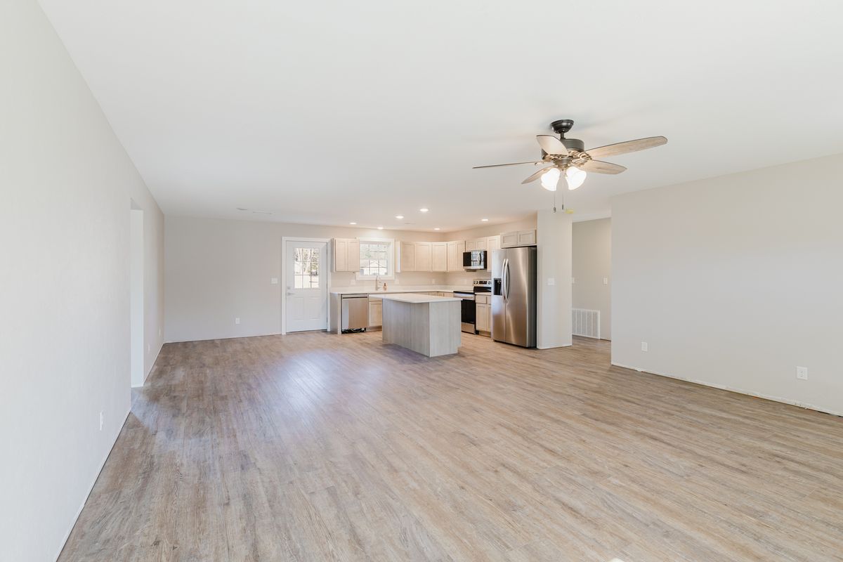102 TOWNHOUSE Drive, Cambria, IL 62915
