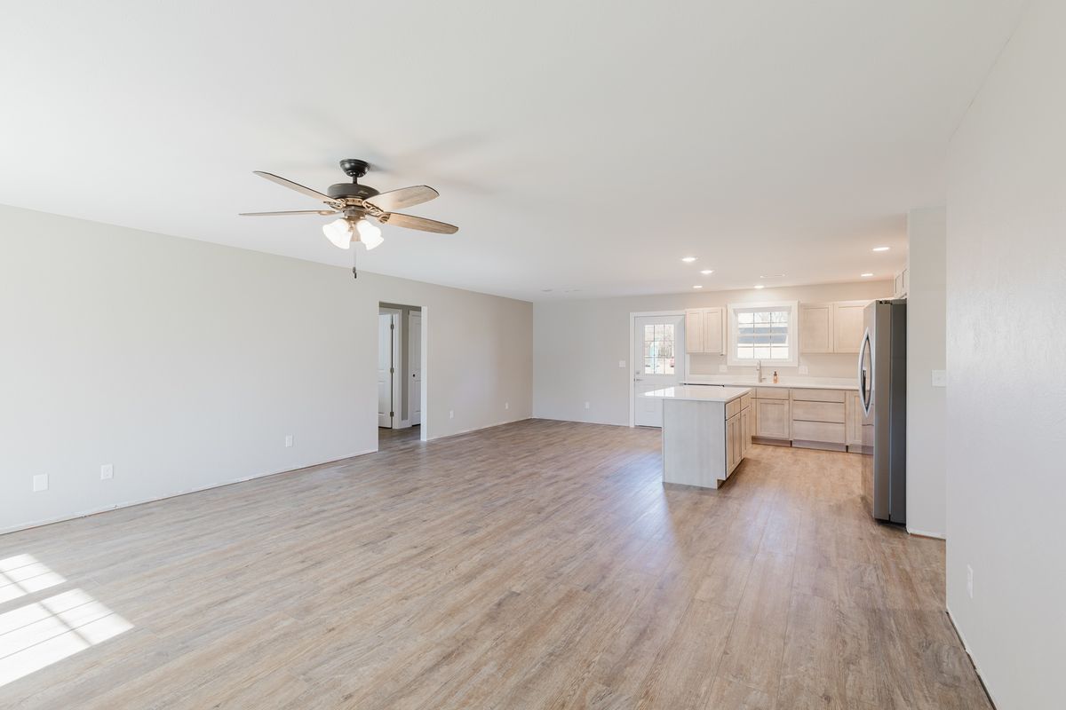 102 TOWNHOUSE Drive, Cambria, IL 62915