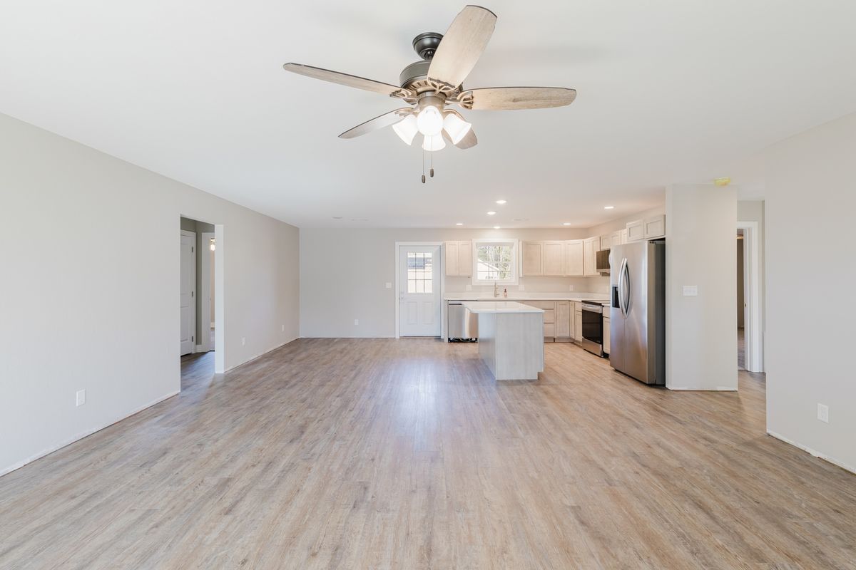 102 TOWNHOUSE Drive, Cambria, IL 62915