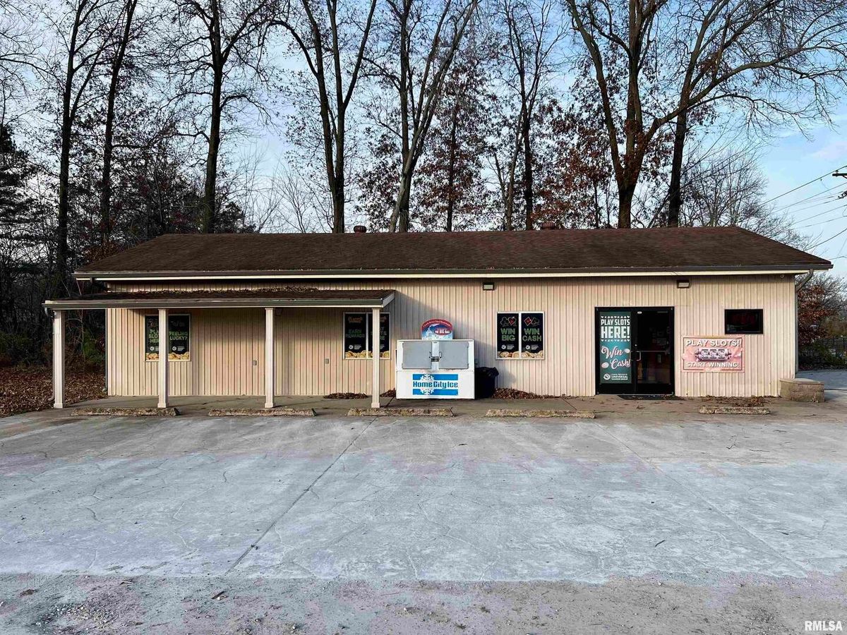 18375 Route 37 Highway, West Frankfort, IL 62896
