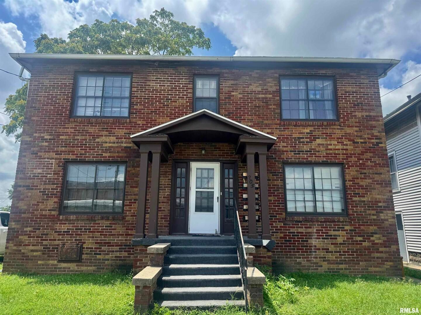 205 S 6TH Street — Mt Vernon, IL 62864