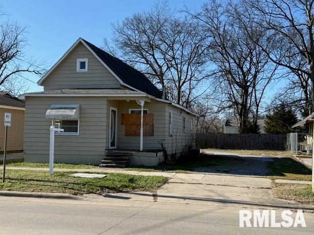 403 S MAIN Street — Harrisburg, IL 62946