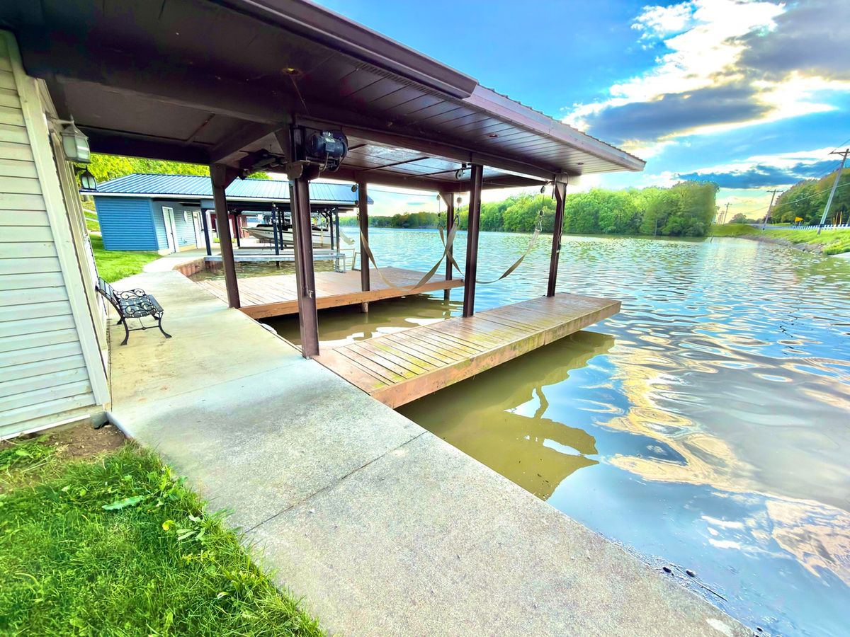 15981 HILLCREST Drive, Effingham, IL 62401