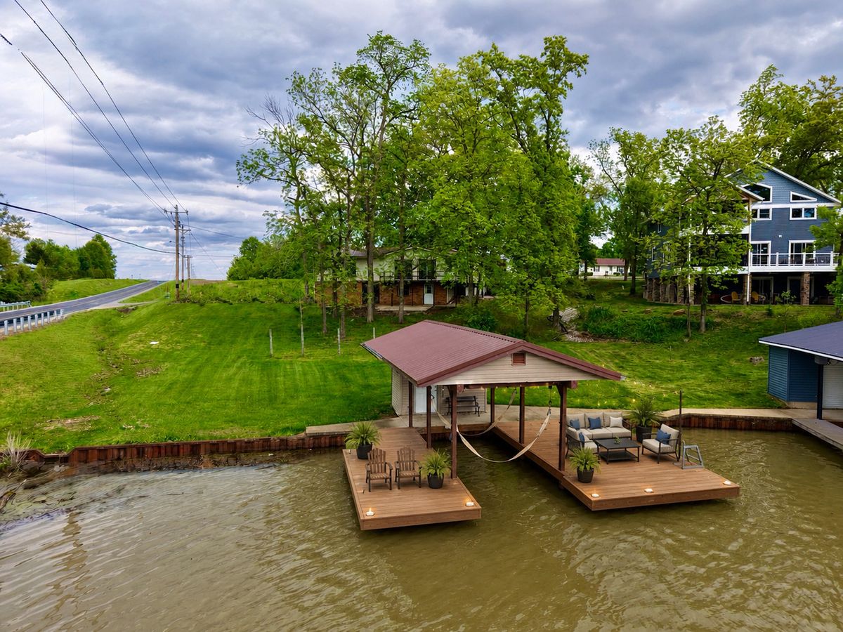 15981 HILLCREST Drive, Effingham, IL 62401