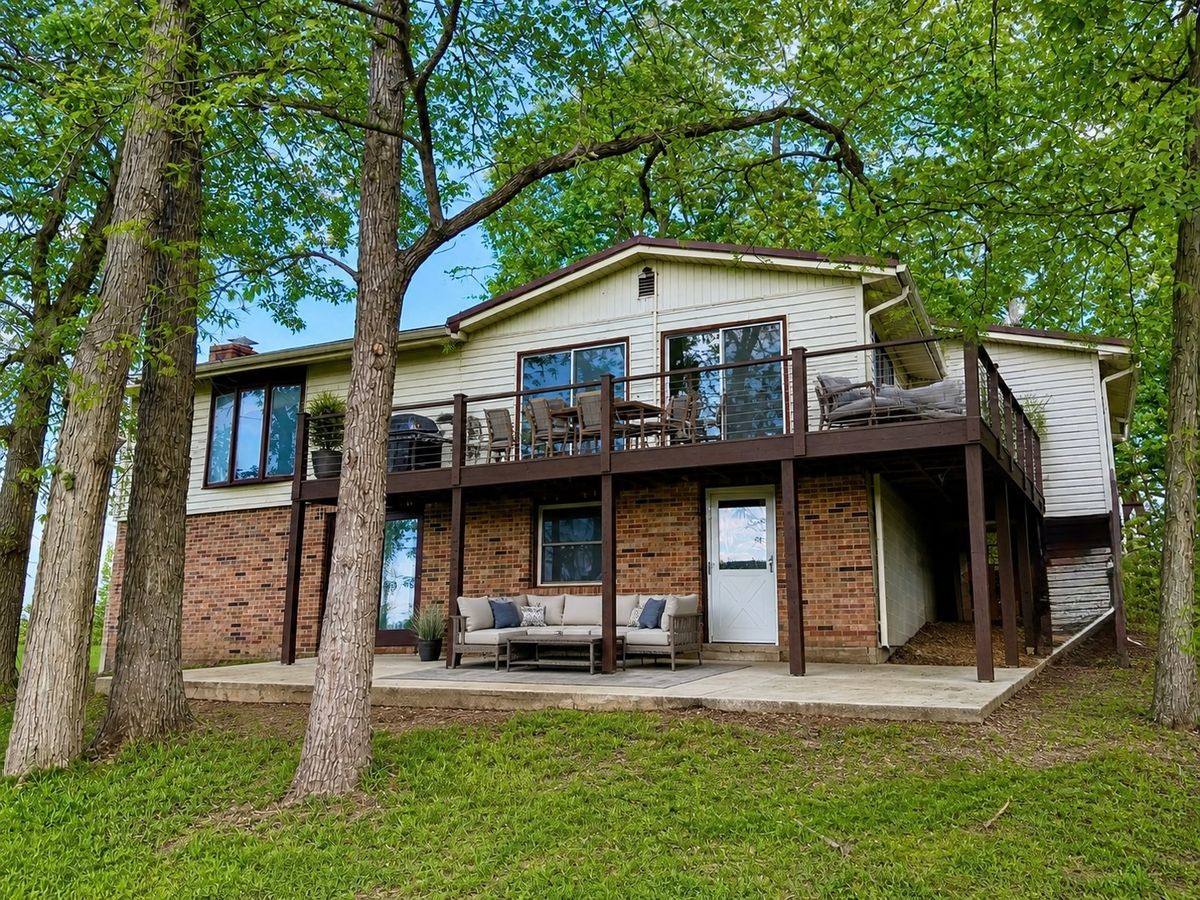 15981 HILLCREST Drive, Effingham, IL 62401