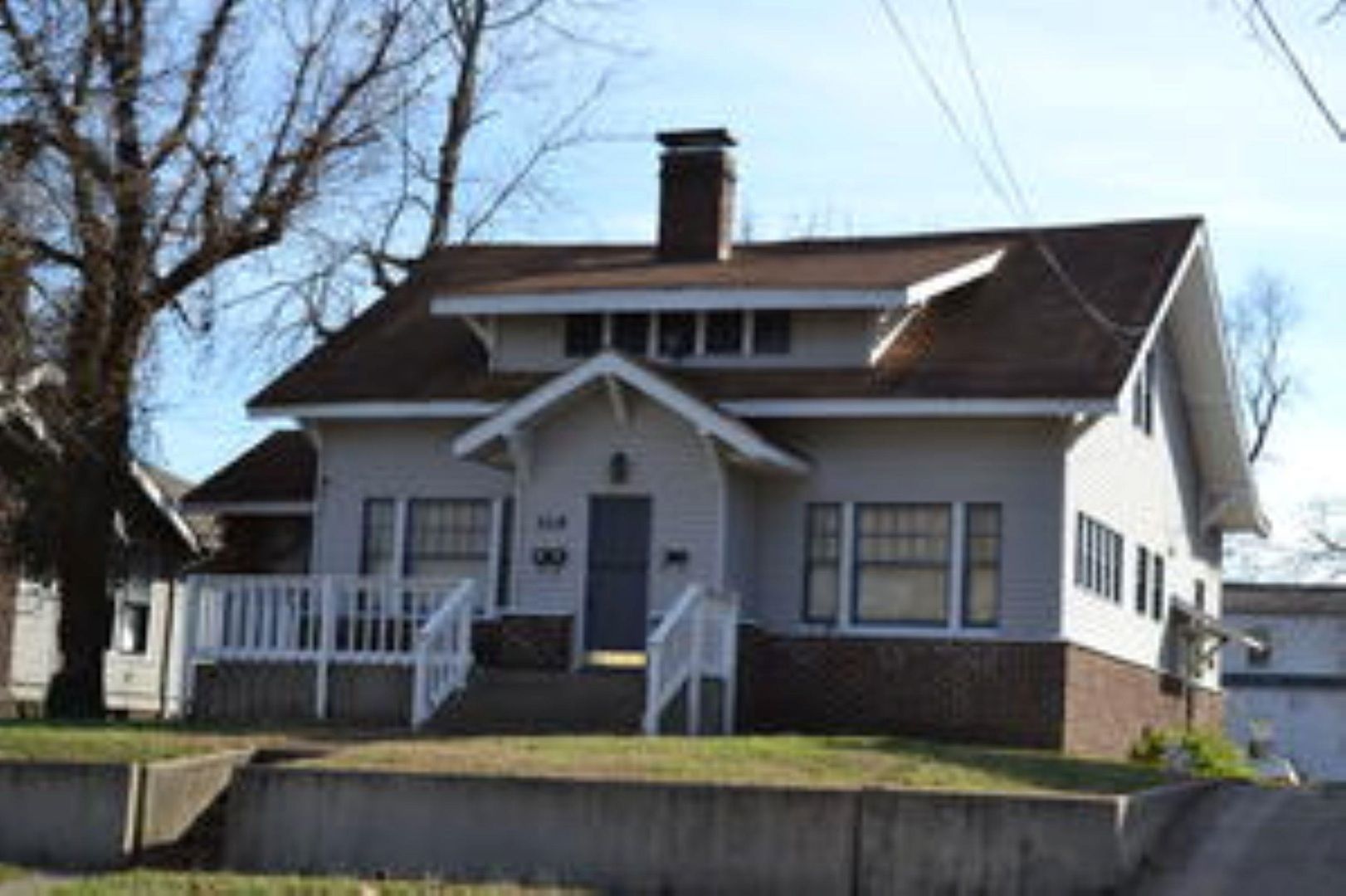 319 W Walnut Street — Carbondale, IL 62901