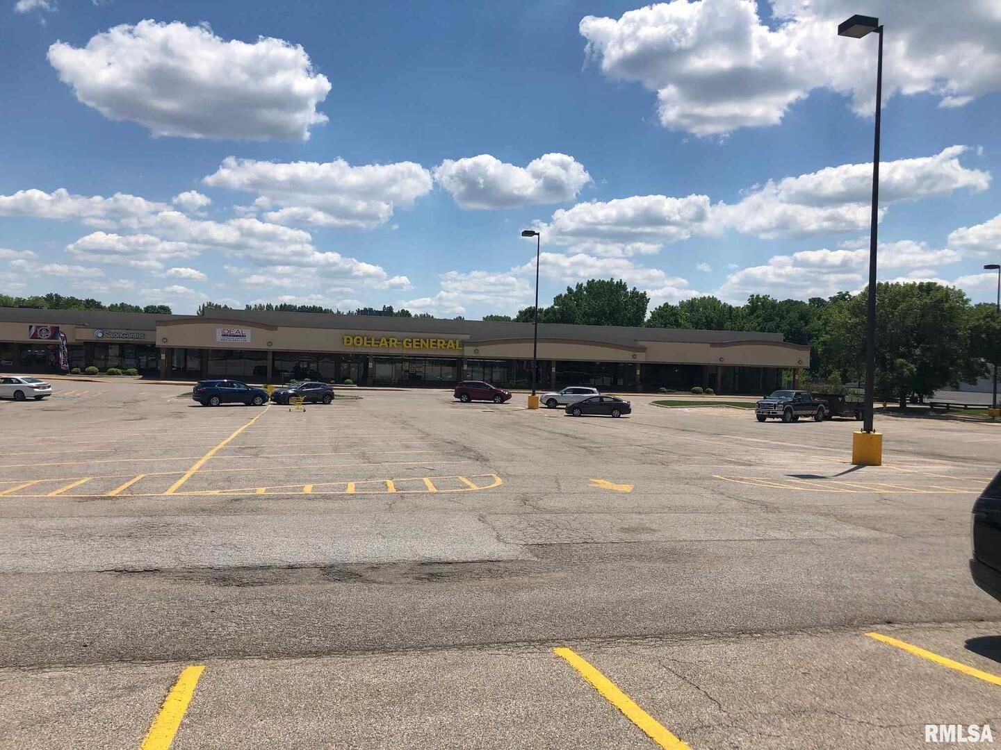 4004 BLACKHAWK Road — Rock Island, IL 61201