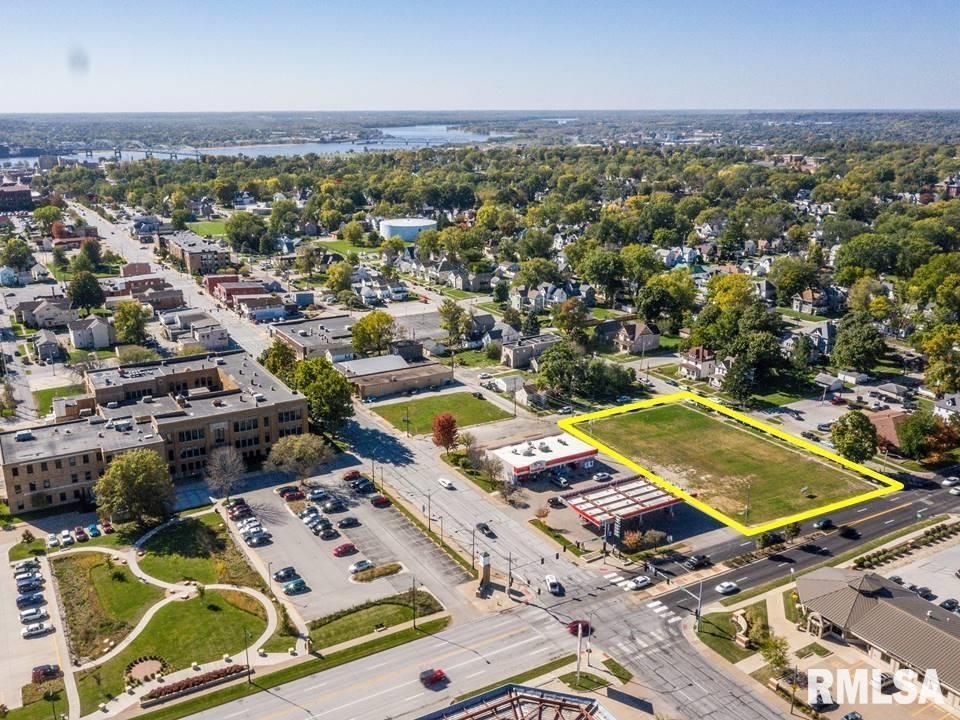 321 W LOCUST Street — Davenport, IA 52803