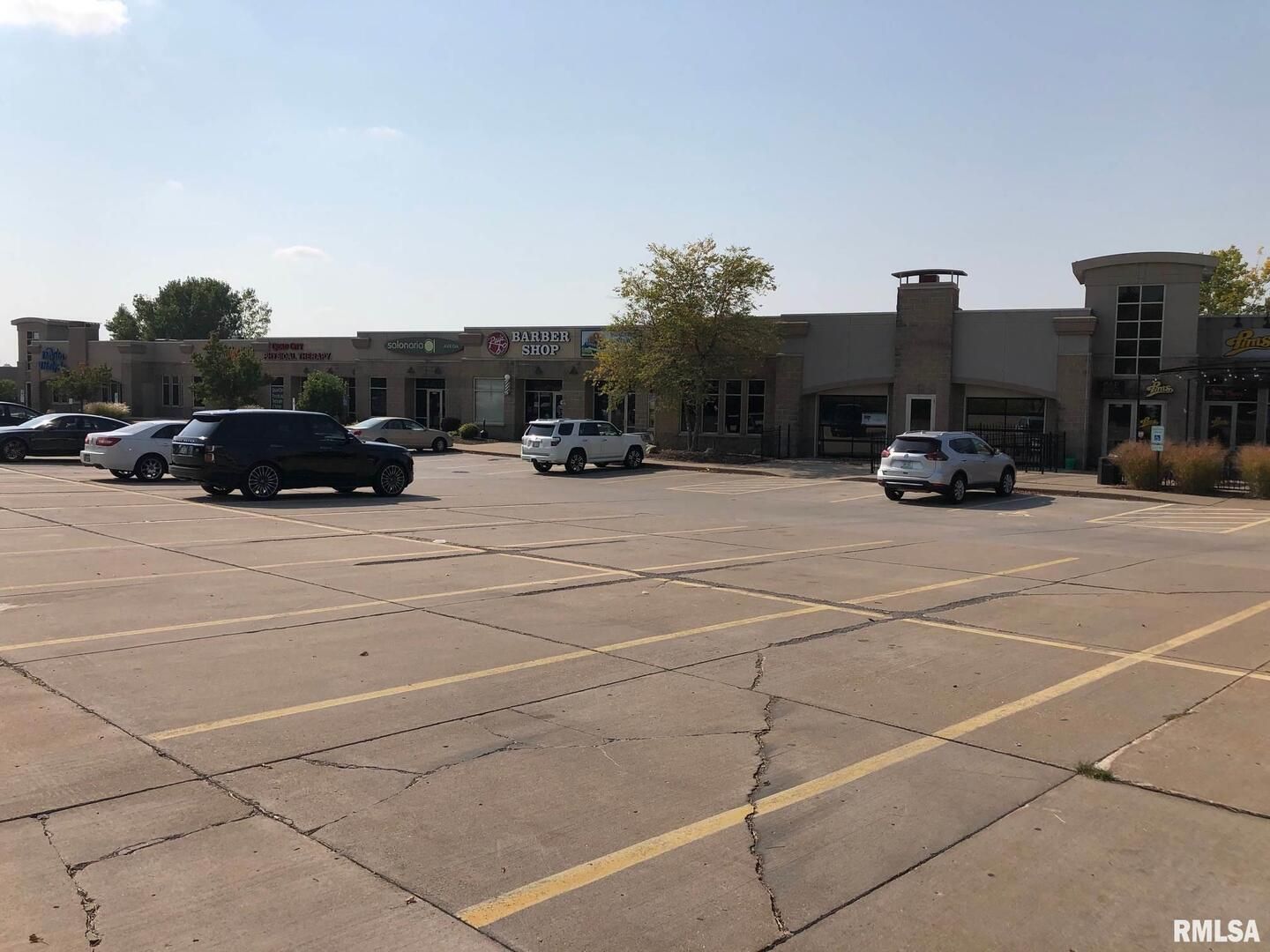 5252 UTICA RIDGE Road — Davenport, IA 52807