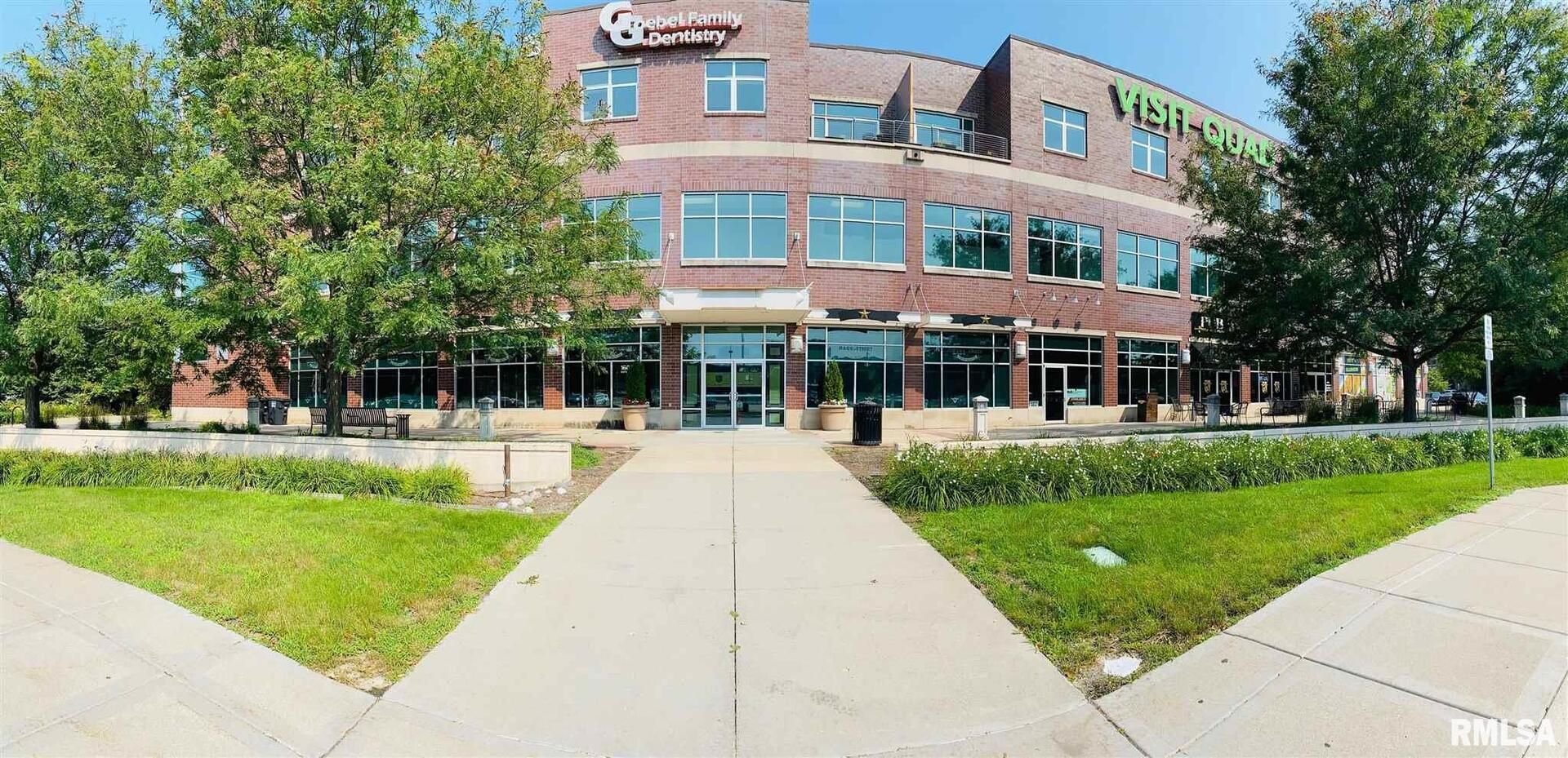 1601 RIVER Drive #104 — Moline, IL 61265