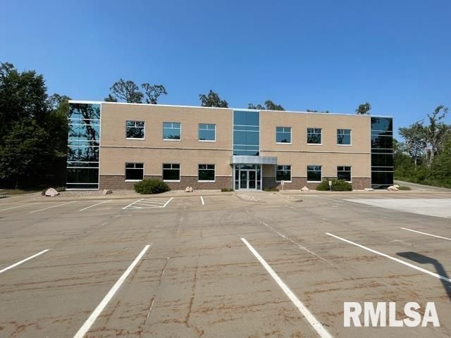 1065 SIERRA Court — Cedar Rapids, IA 52402