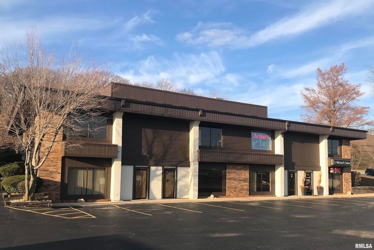 3727 BLACKHAWK Road, Rock Island, IL 61201