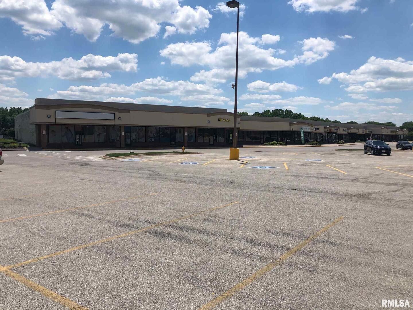 4014 BLACKHAWK Road — Rock Island, IL 61201