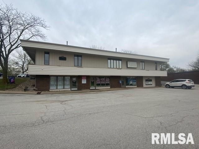 3565 UTICA RIDGE Road #F — Bettendorf, IA 52722