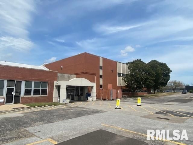 500 42ND Street #3 — Rock Island, IL 61201
