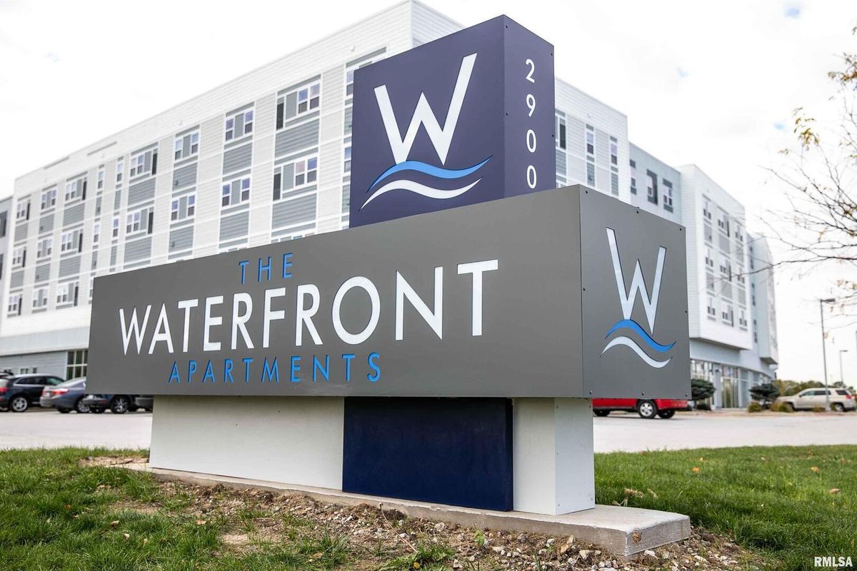 2900 River Dr Drive, Moline, IL 61265