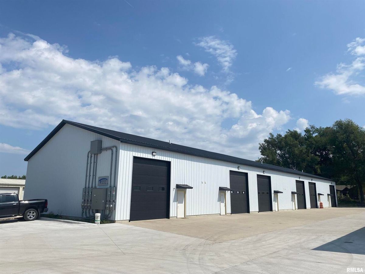 7205 HANCOCK Court, Davenport, IA 52806