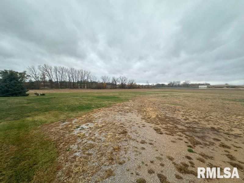 615 S 6TH Avenue — Dewitt, IA 52742