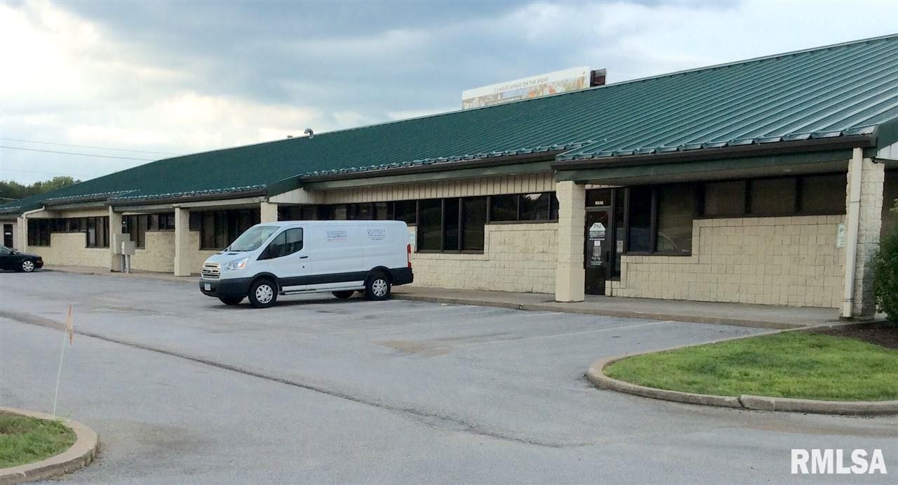 5231 GRAND Avenue — Davenport, IA 52807