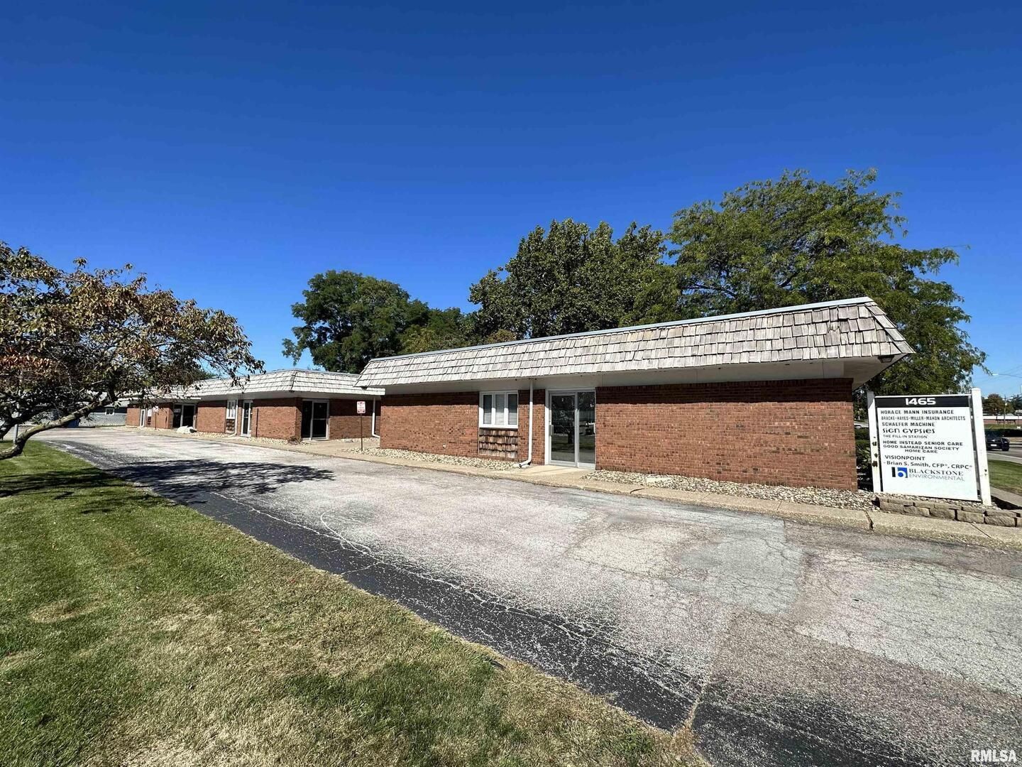 1465 41ST Street #10 — Moline, IL 61265