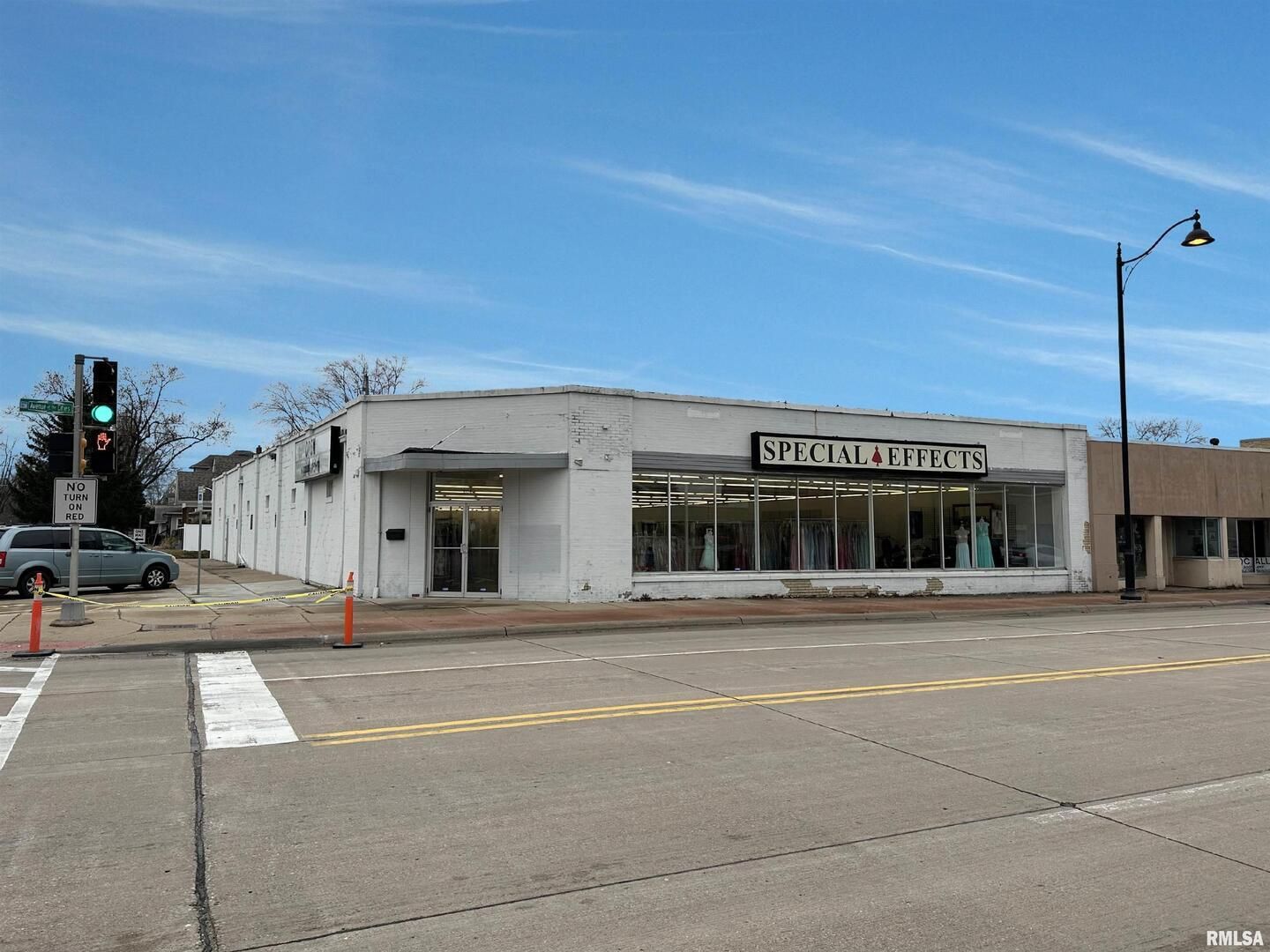 3126 AVENUE OF THE CITIES — Moline, IL 61265