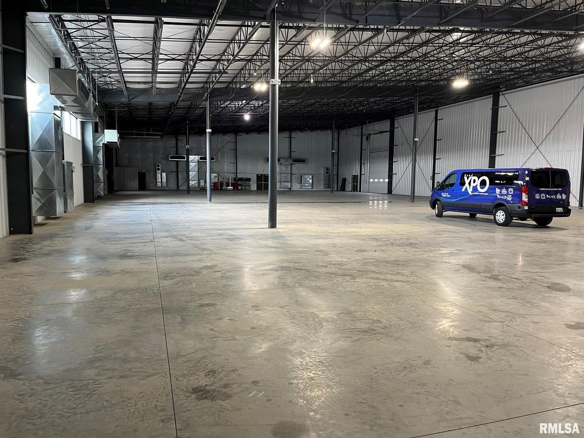 922 MISSISSIPPI Parkway, East Moline, IL 61244