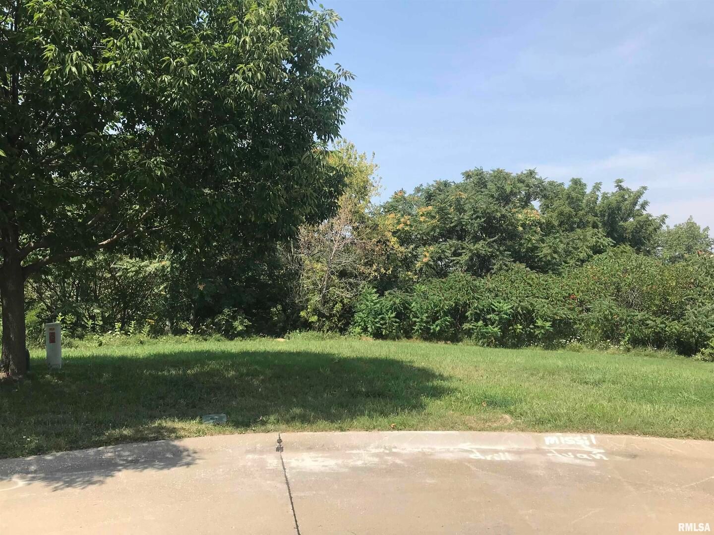 671 7TH Street Court — Moline, IL 61265