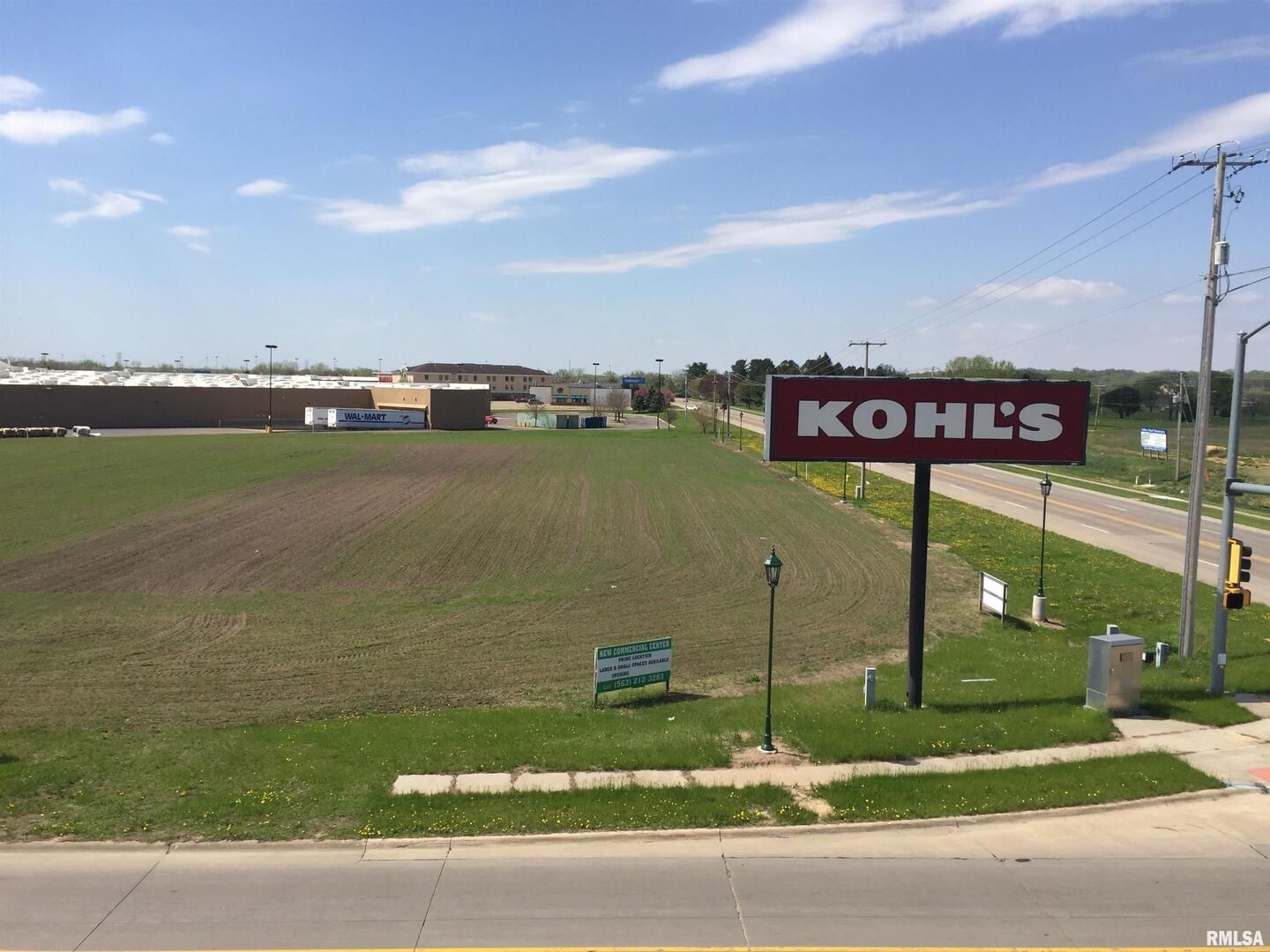 2401 MANUFACTURING Drive — Clinton, IA 52732