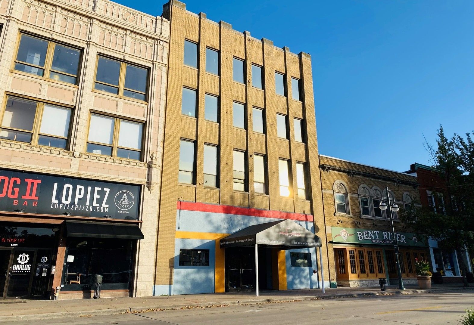 1409 5TH Avenue — Moline, IL 61265