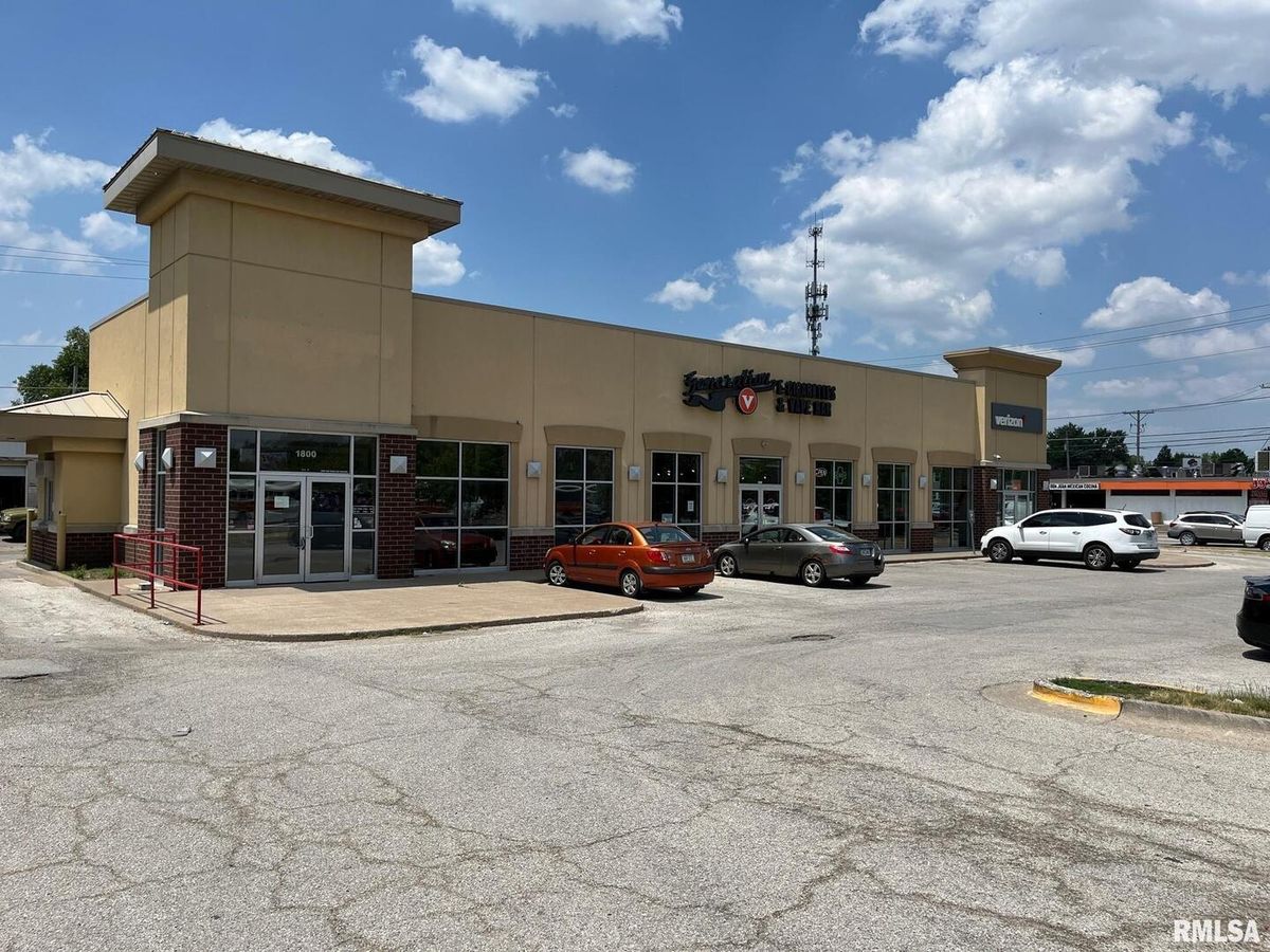 1800 DIVISION Street, Davenport, IA 52804