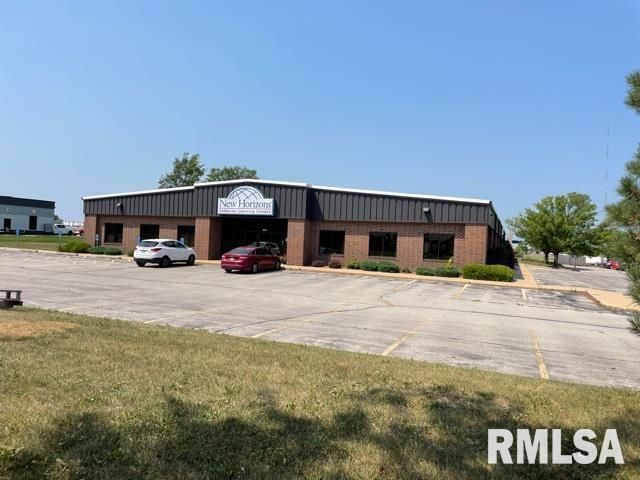 1850 BOYSON Road #B — Hiawatha, IA 52233