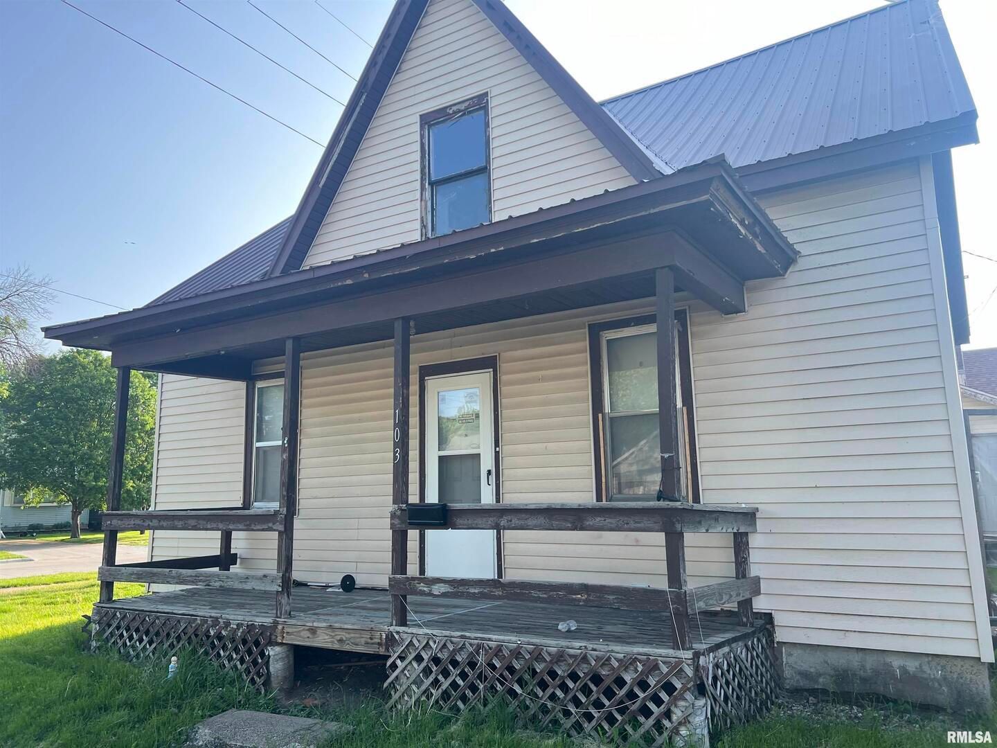 103 S 6TH Street — Clinton, IA 52732