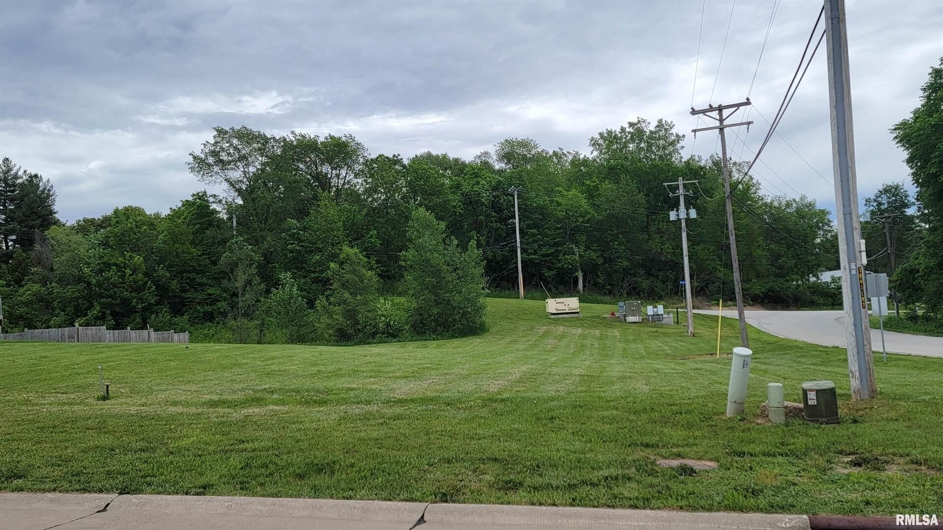 1815 E 6TH Street #A — Coal Valley, IL 61240