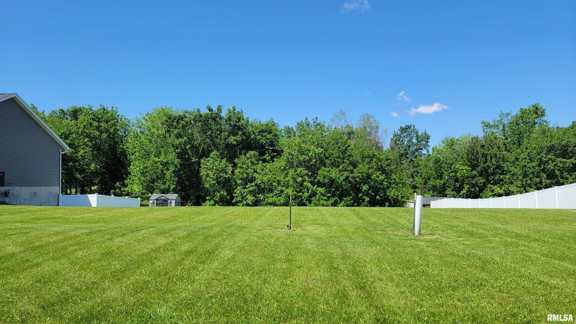 508 PRAIRIE MEADOW Drive — Blue Grass, IA 52726