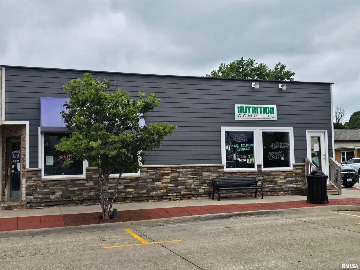 222 2ND Street, Eldridge, IA 52748