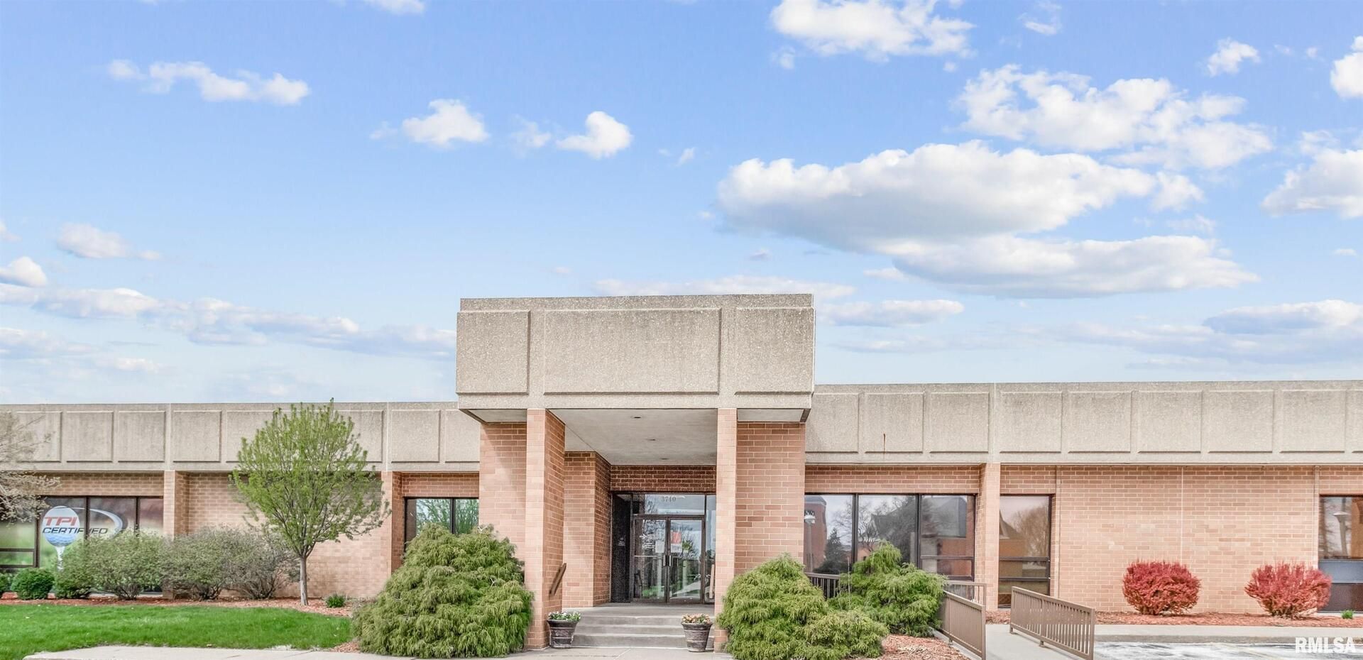 3740 UTICA RIDGE Road — Bettendorf, IA 52722