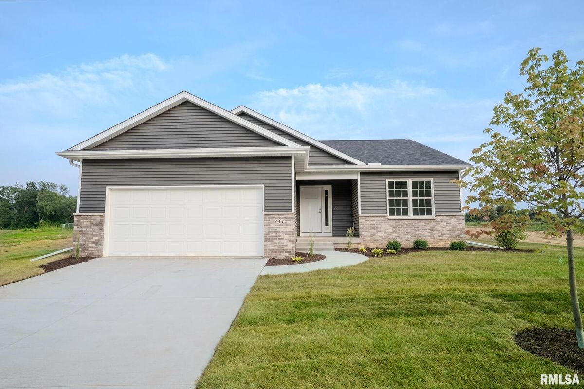 941 9TH Avenue, Clinton, IA 52732