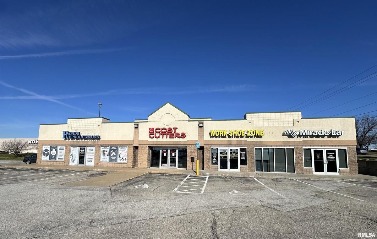 3876 Elmore Avenue Avenue, Davenport, IA 52807