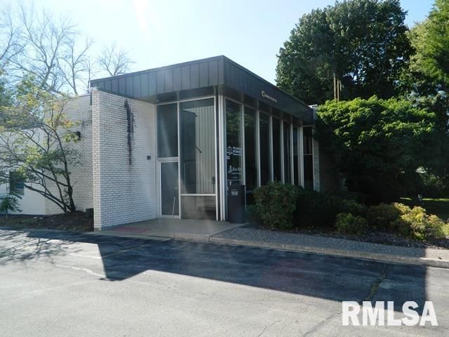 333 4TH Avenue S — Clinton, IA 52732