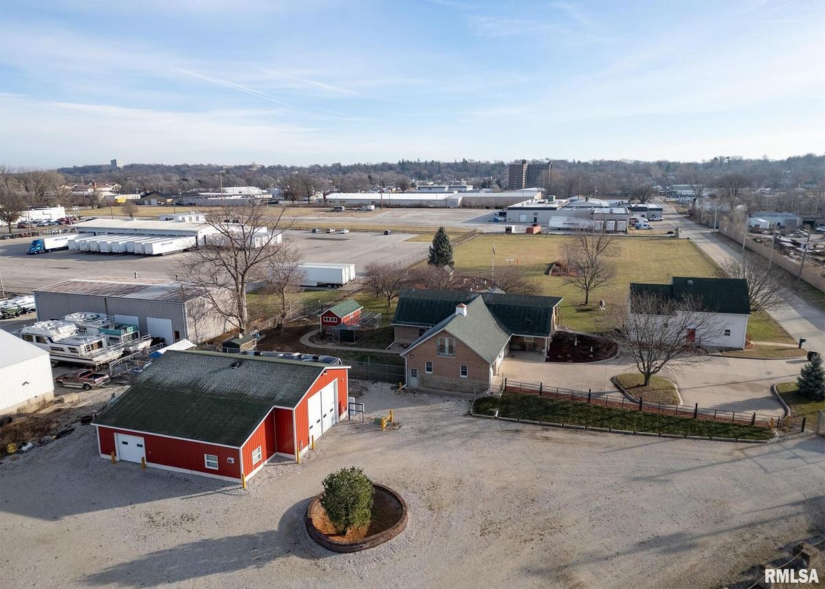 225 34TH Avenue, Rock Island, IL 61201