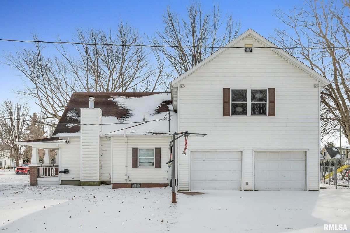 217 N 5TH Avenue, New Windsor, IL 61465