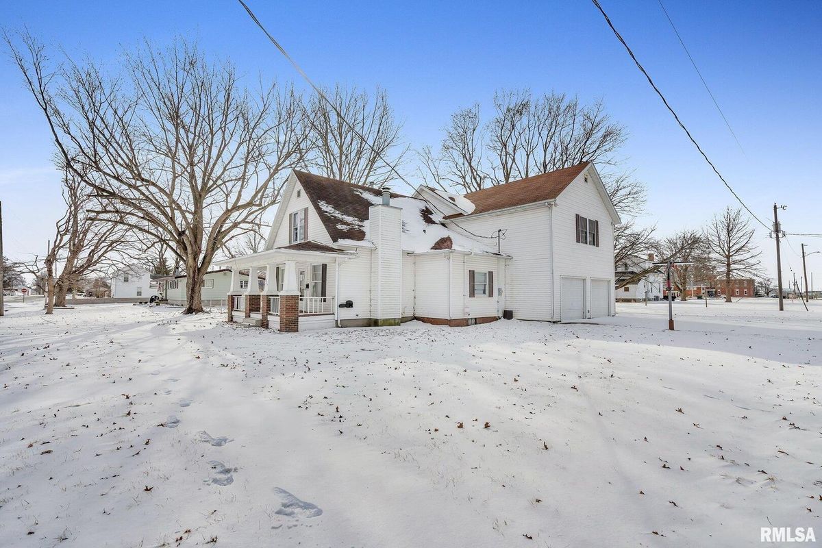 217 N 5TH Avenue, New Windsor, IL 61465
