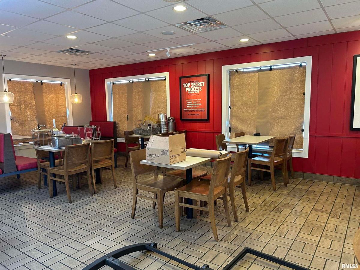 615 E JACKSON Street, Macomb, IL 61455
