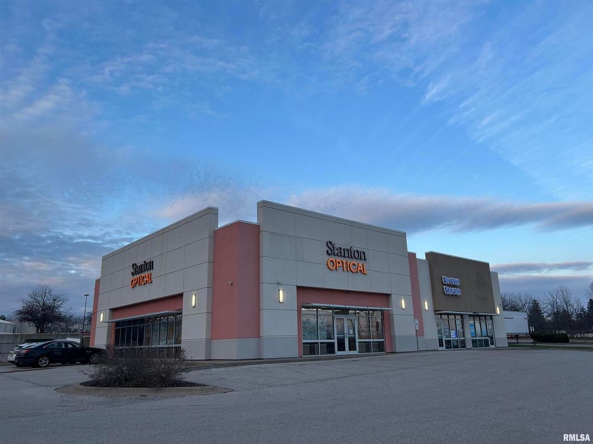 3901 BRADY Street, Davenport, IA 52806